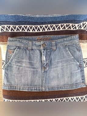 Vintage Y2K Abercrombie & Fitch Denim Mini Skirt in Medium Wash Zipper & Button
